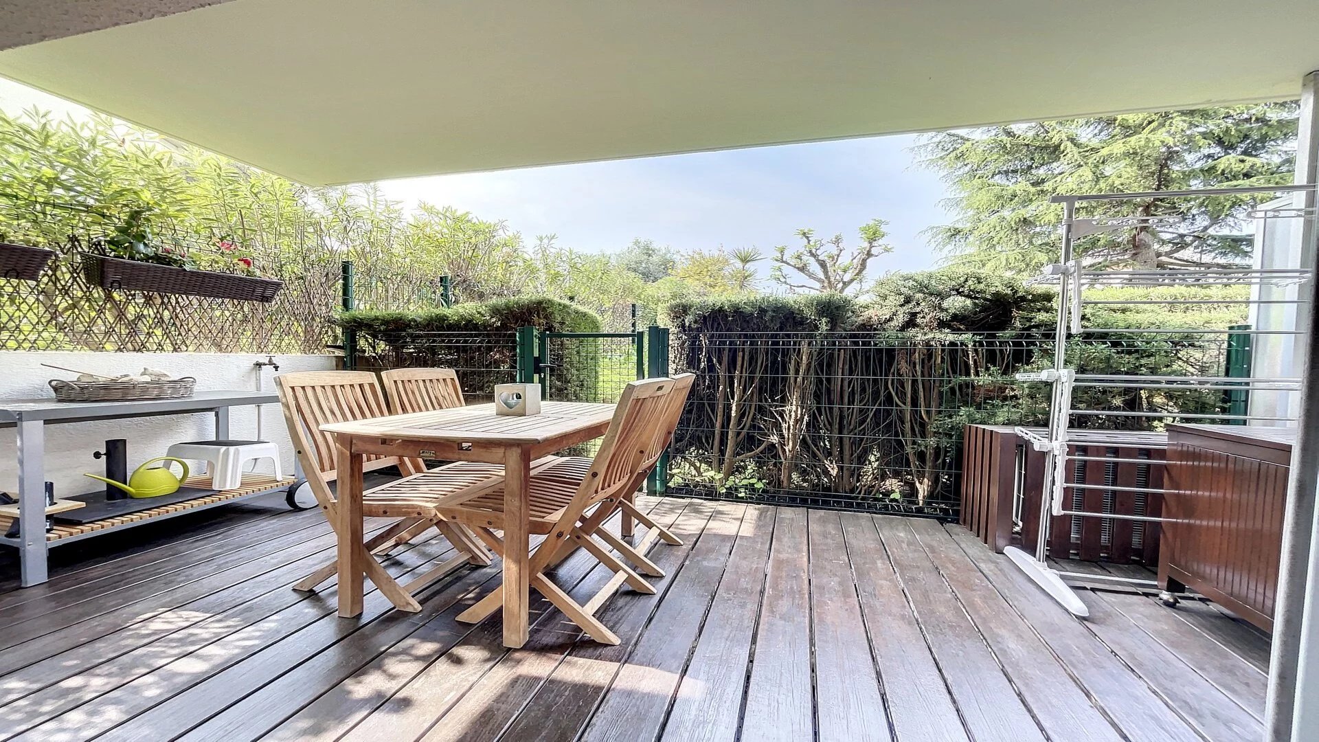 1bedd5a7a55c371c959eb35b701def65_a73117a6f0_1920-original.jpg A VENDRE REZ DE JARDIN 2 PIÈCES JUAN LES PINS ROSTAGNE