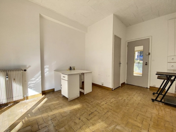 A LOUER LOCAL COMMERCIAL JUAN LES PINS - Tanit Immobilier