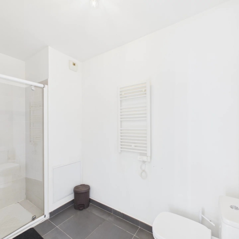A VENDRE 2 PIECES ANTIBES AVEC PARKING