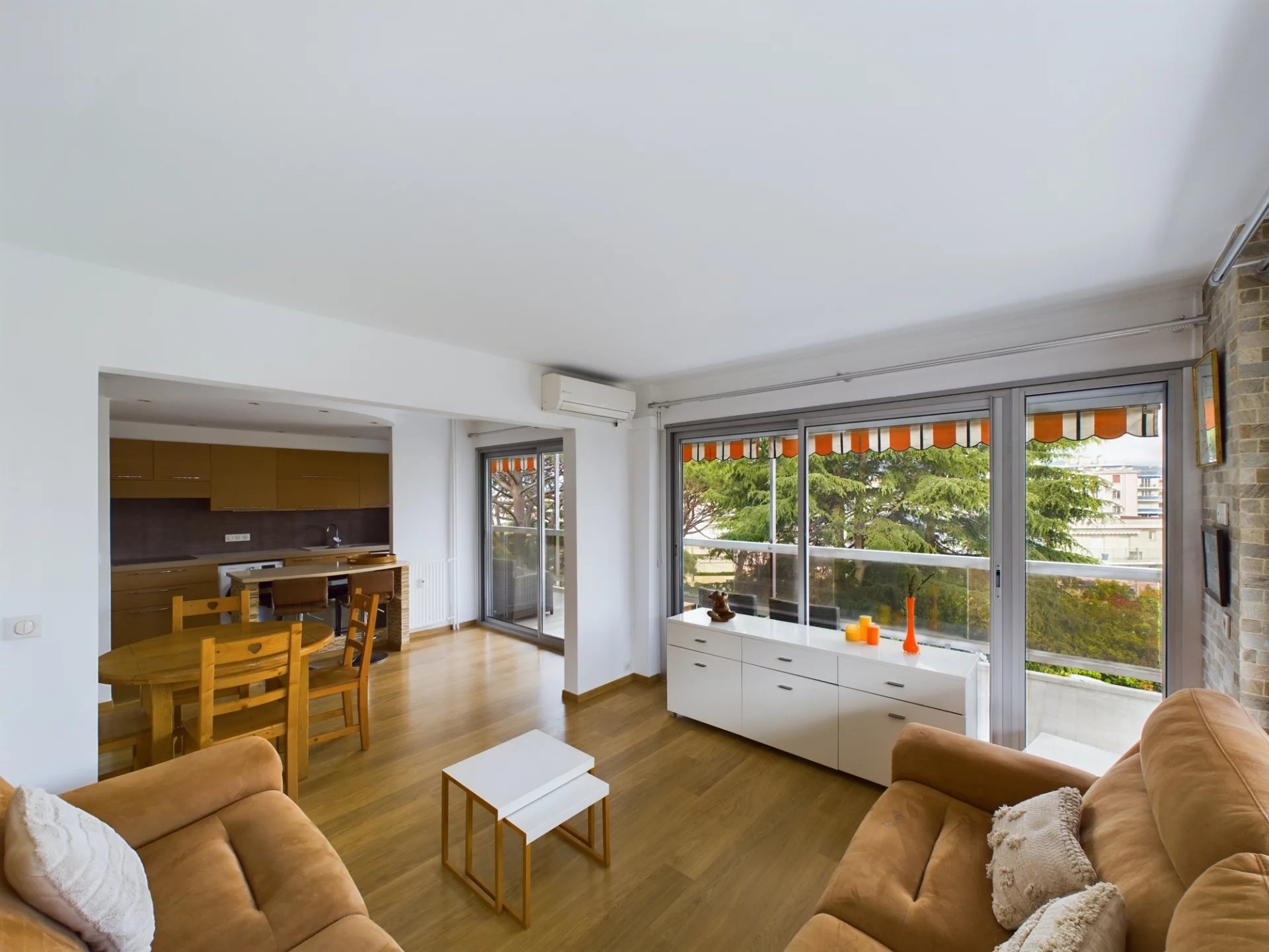 A VENDRE JUAN LES PINS ROSTAGNE 3 PIECES D'ANGLE - Piscine - Tanit Immobilier