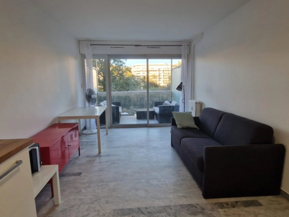 A LOUER STUDIO Disponible de janvier au 30 juin 2026. - Tanit Immobilier