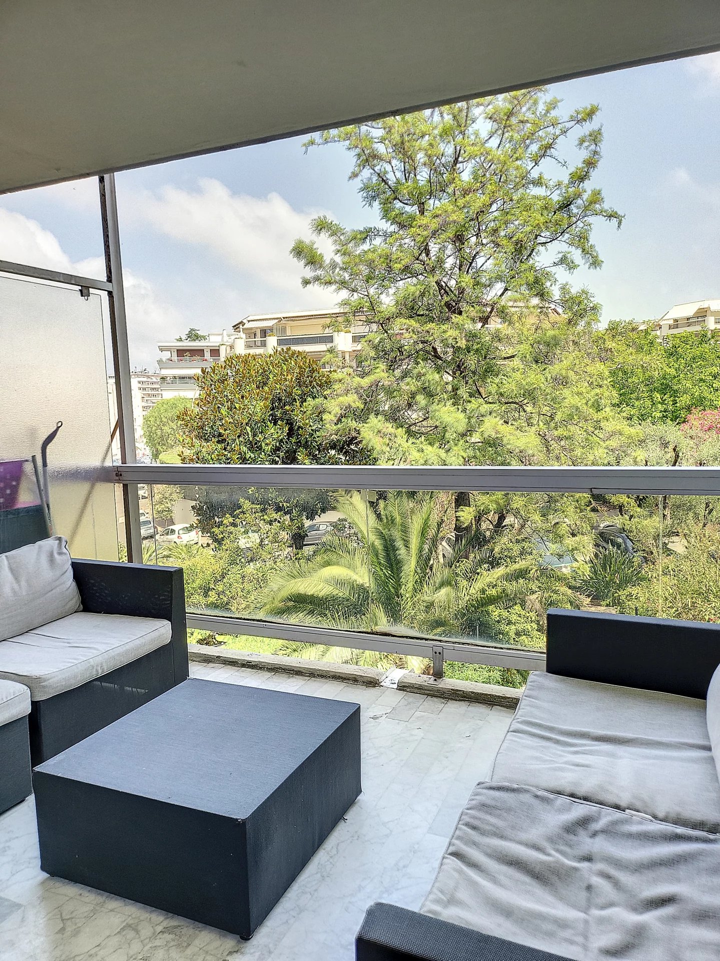 A LOUER STUDIO POUR ETUDIANTS - ANTIBES - Tanit Immobilier