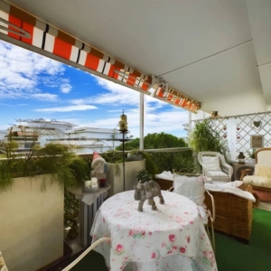 Superbe Deux-Pièces de 45 m² à Juan-les-Pins – Résidence avec Parc, Piscine et Gardien - Appartement - Tanit Immobilier