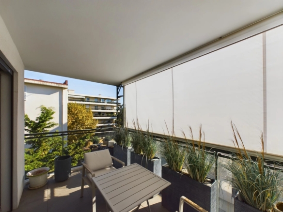 Superb modern apartment from 2018 – 58 m² crossing with high-end services - Tanit Immobilier