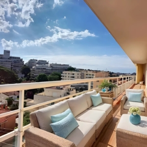 Appartement 3 Pièces avec Terrasse Circulaire, Park et Cave - JUAN LES PINS - Tanit Immobilier