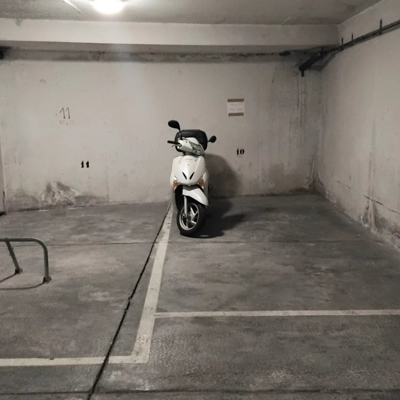 PLACE DE STATIONNEMENT EN SOUS SOL