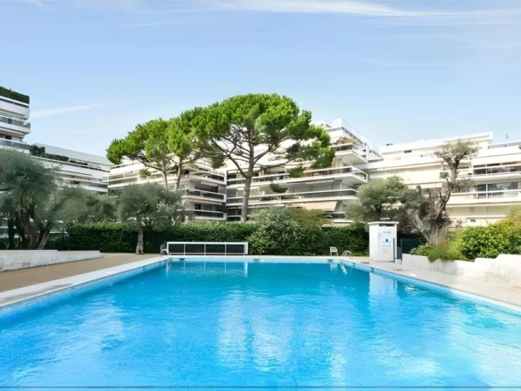 À Vendre : Agréable 2 pièces de 54 m², Juan-les-Pins - Gardien - Tanit Immobilier