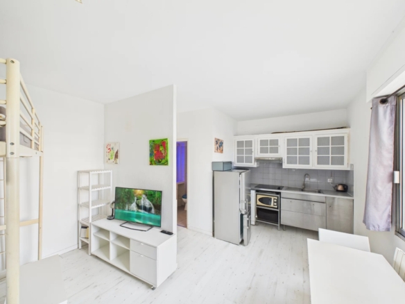 EXCLUSIVE – Bright studio with parking - Tanit Immobilier