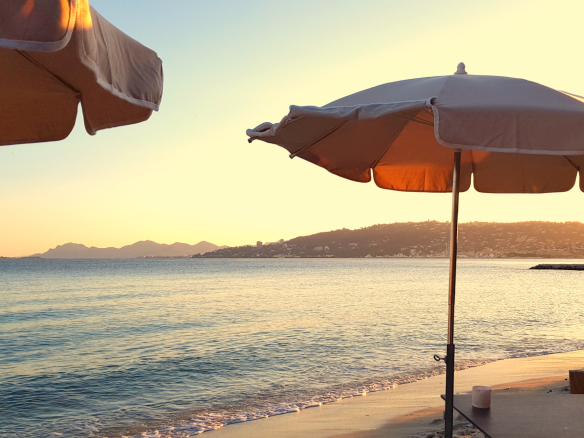 Acheter un bien proche de la mer : Bonne ou mauvaise idée ? - Conseils - Tanit Immobilier