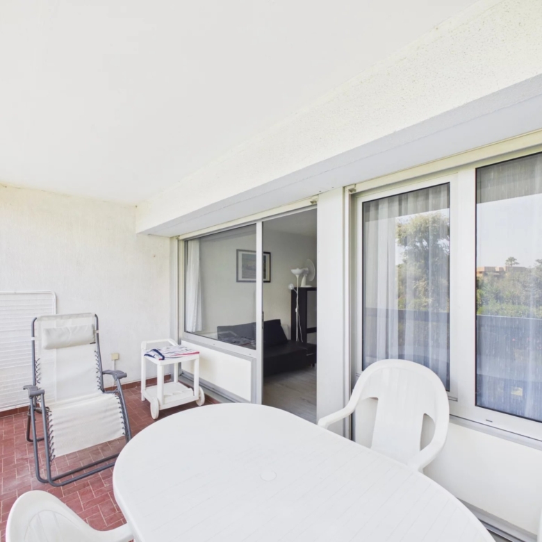 A vendre 2 Pieces 33 m2  Juan les Pins Piscine