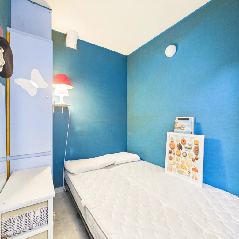 À deux pas d’Antibes et Juan-les-Pins – Studio cabine en résidence sécurisée avec parc et piscine