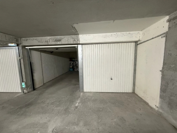 🚗 RARE À LA VENTE – GRAND GARAGE DOUBLE CHEMIN DU TANIT – JUAN-LES-PINS 🅿️ - Tanit Immobilier