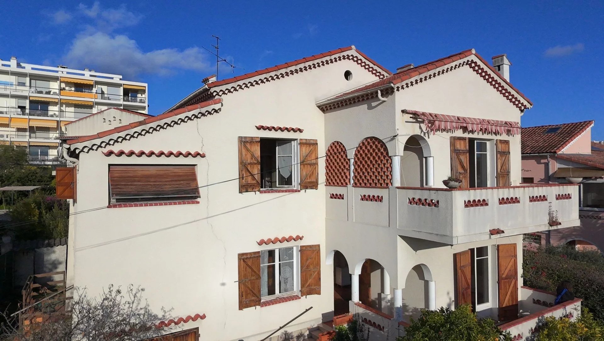 House with Great Potential – Residential Area La Colle / La Badine – Juan-les-Pins - GOLFE JUAN - Tanit Immobilier