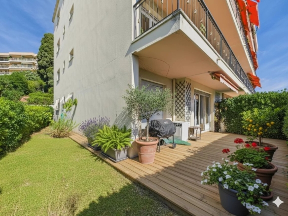Antibes – Quartier Mont Saint-Jean – 3 room apartment in raised garden level with terrace, garden and garage - ANTIBES - Tanit Immobilier