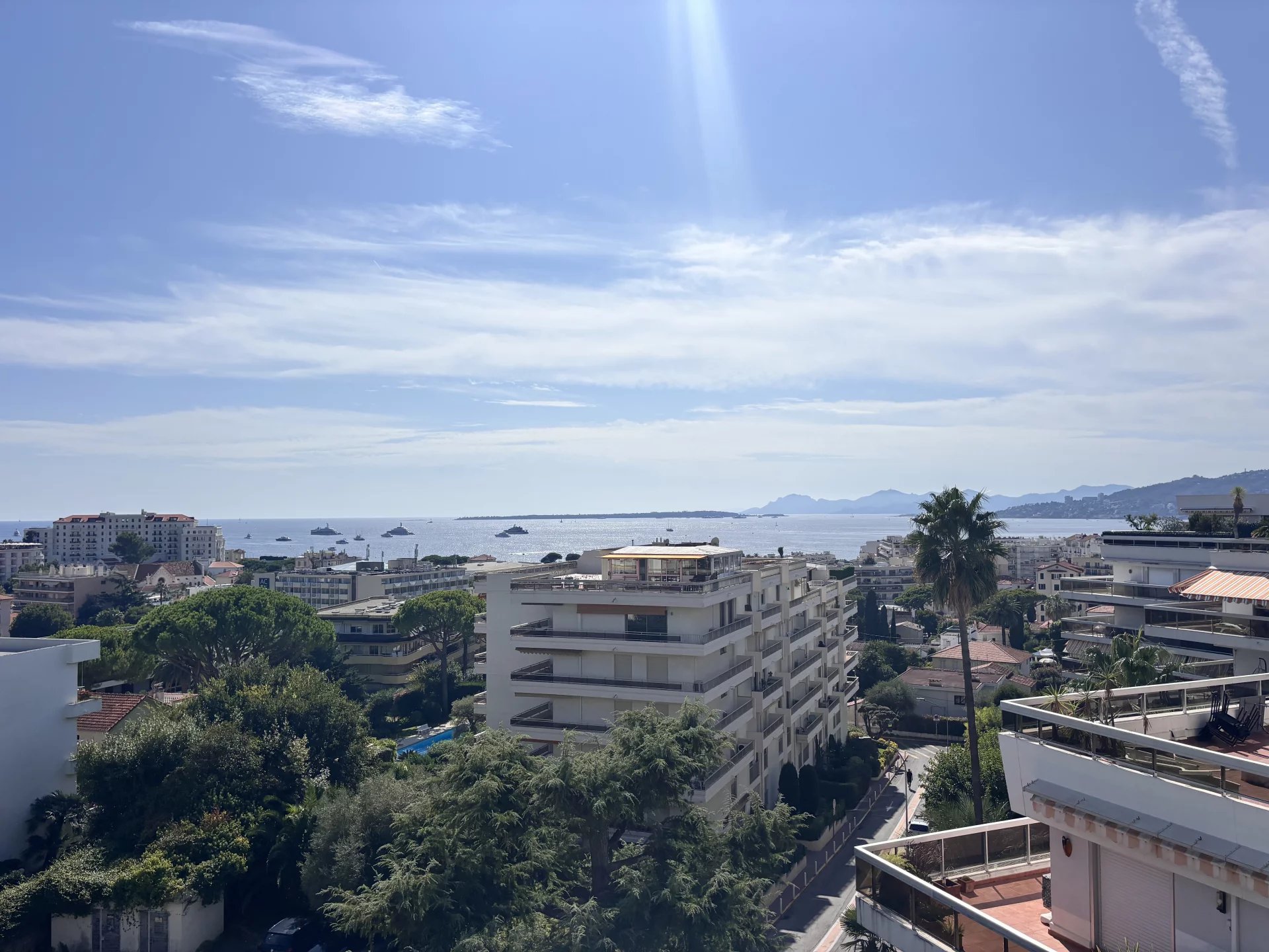 🌊 Charmant Studio avec Vue Mer – Juan-les-Pins / Pas du Tanit - Le marché immobilier - Tanit Immobilier