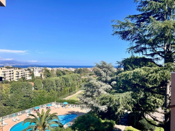 Dernier étage Résidence de Standing avec terrasse plein ciel et vue mer - Piscine - Tanit Immobilier