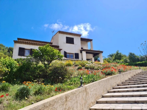 🏡 House with garden – Antibes sector Badine - ANTIBES - Tanit Immobilier