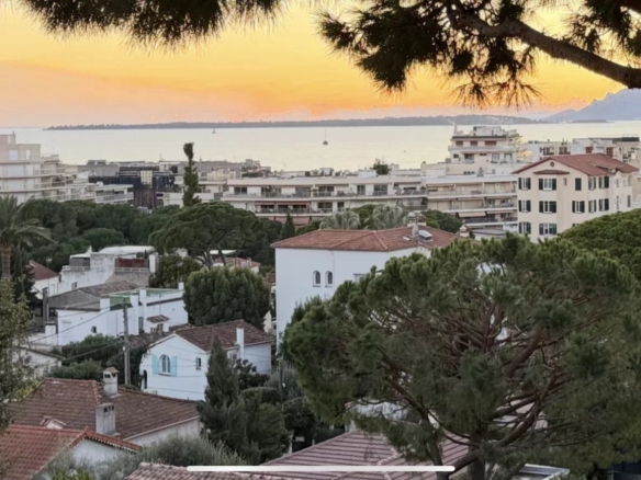 Juan-les-Pins – Mas de Tanit / Rostagne