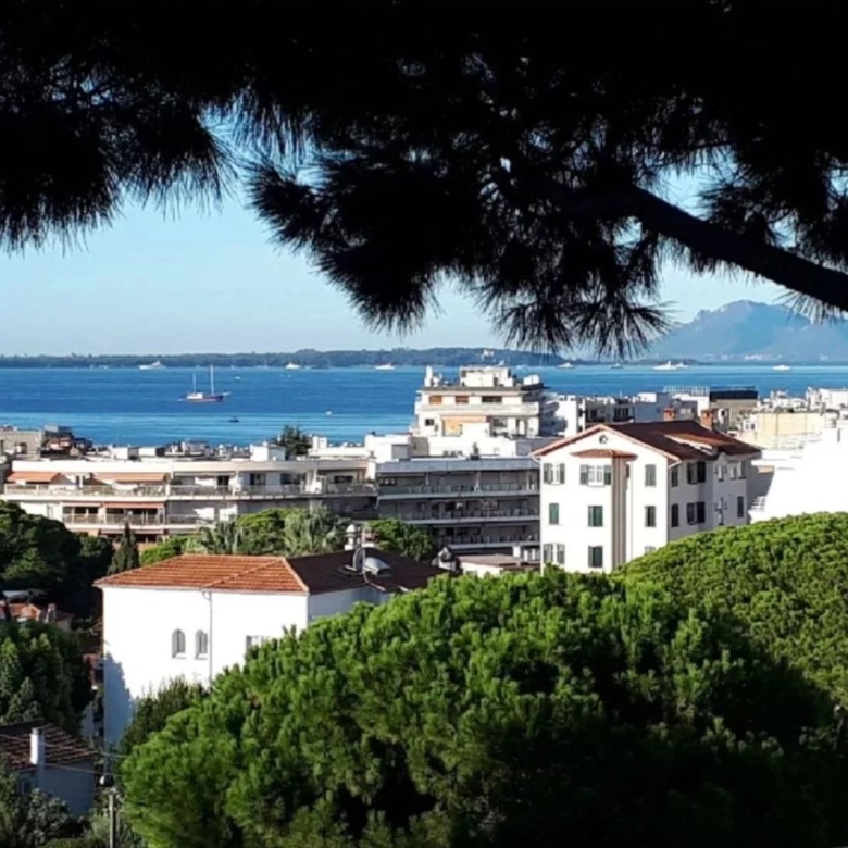 Juan-les-Pins – Mas de Tanit / Rostagne