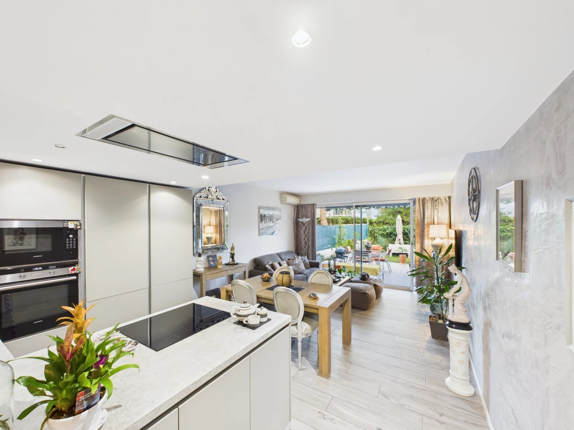 Antibes – Juan-les-Pins / Rostagne District - Tanit Immobilier