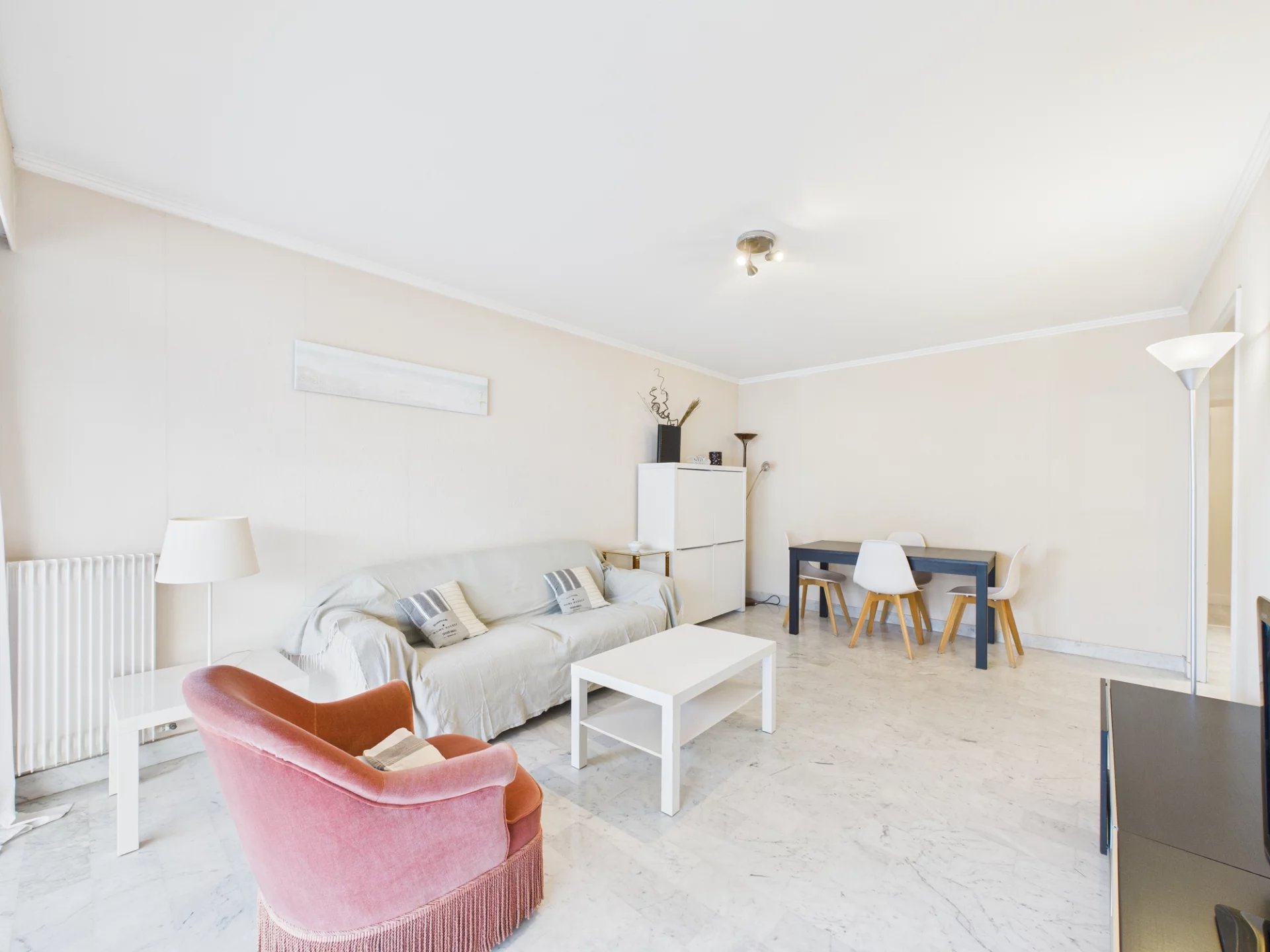 Juan-les-Pins – 2-Bedroom Apartment, 69 sqm, 2 Terraces, Sea Glimpse + Parking & Cellar - Tanit Immobilier