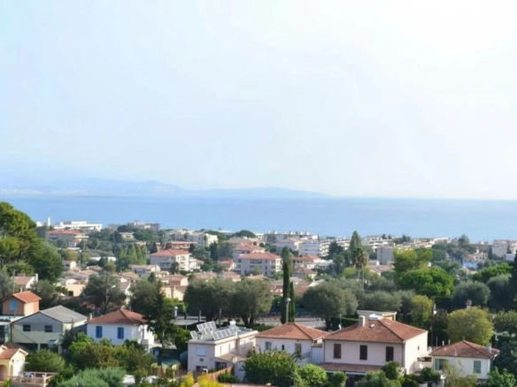 Studio Dernier étage, vue dégagée mer et montagne - Tanit Immobilier