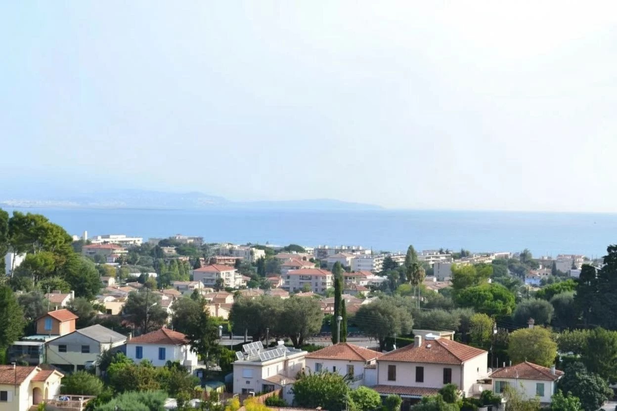 Studio Dernier étage, vue dégagée mer et montagne - Tanit Immobilier