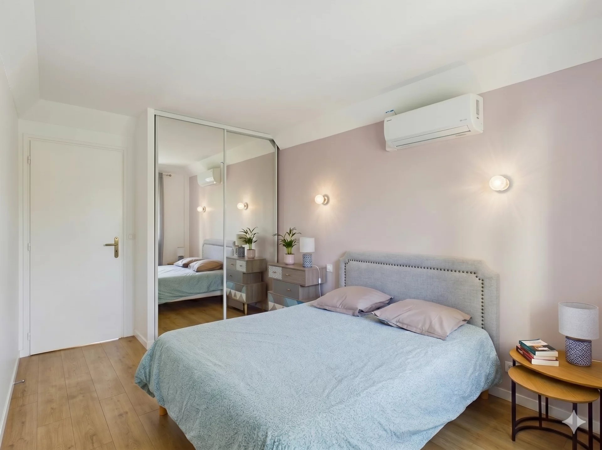 157b6f882928a75b2bf2b89bd2950632_bd07fb9332_1920-original.jpg Juan-les-Pins – Appartement 2 pièces rénové avec terrasse, emplacement central