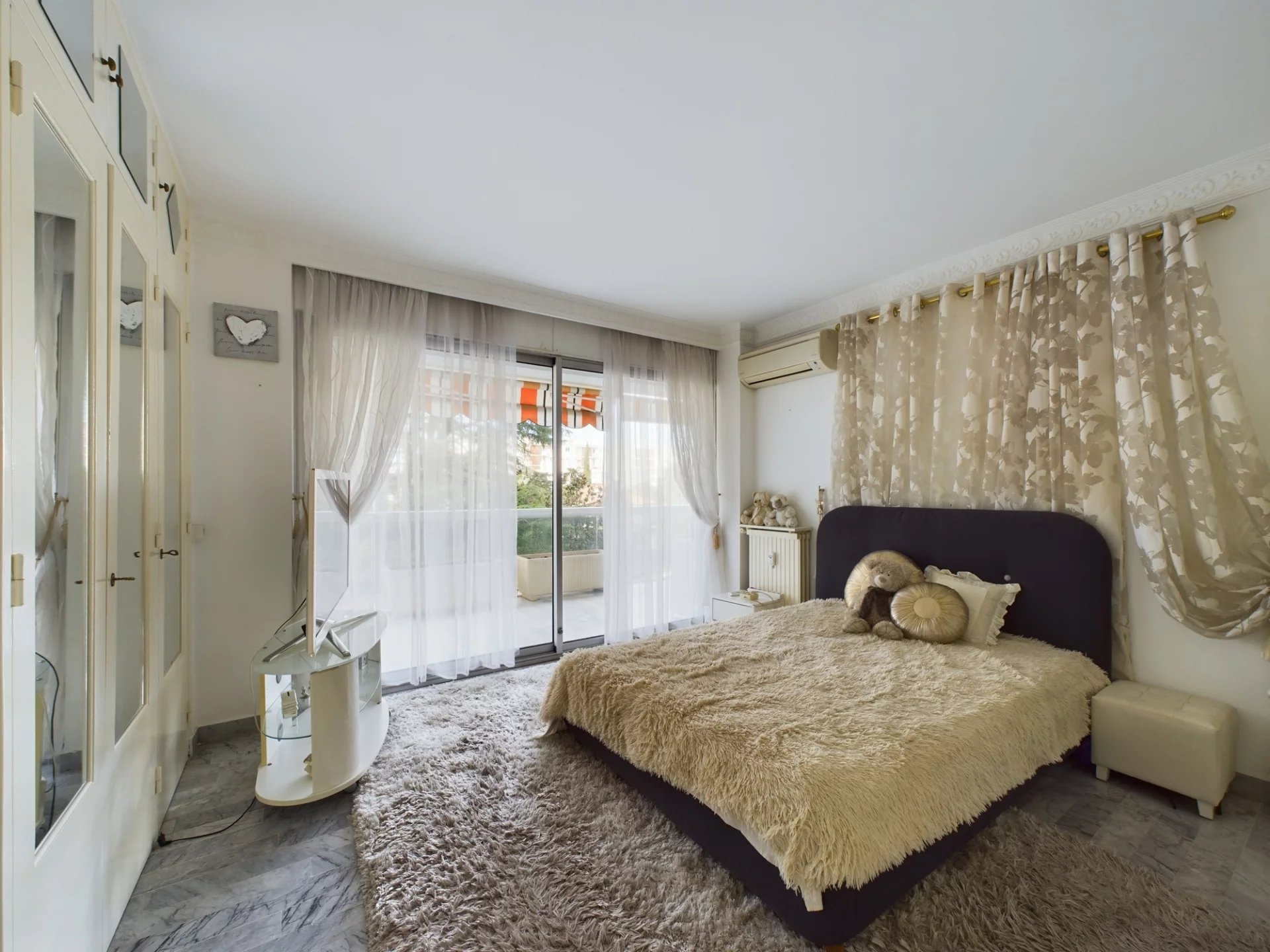 776fd176c9ba501e783580674c5ba0a8_98698ed3a9_1920-original.jpg À VENDRE : APPARTEMENT 3 PIÈCES AVEC GRANDE TERRASSE ET PISCINE