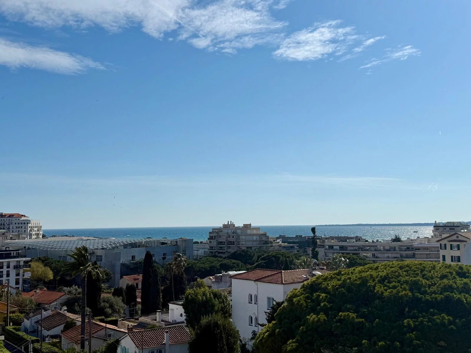 ad7c9254ae51785e8b3f303800fe0212_4149206849_1600-original.jpg Rare à la vente – Dernier étage avec terrasse et vue mer au cœur de la Pinède