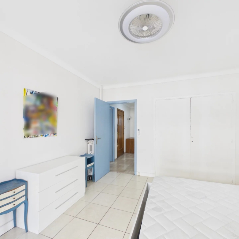 🏡 À VENDRE – Superbe 2 pièces traversant avec aperçu mer au cœur de Juan-les-Pins – Gare & plages à pied