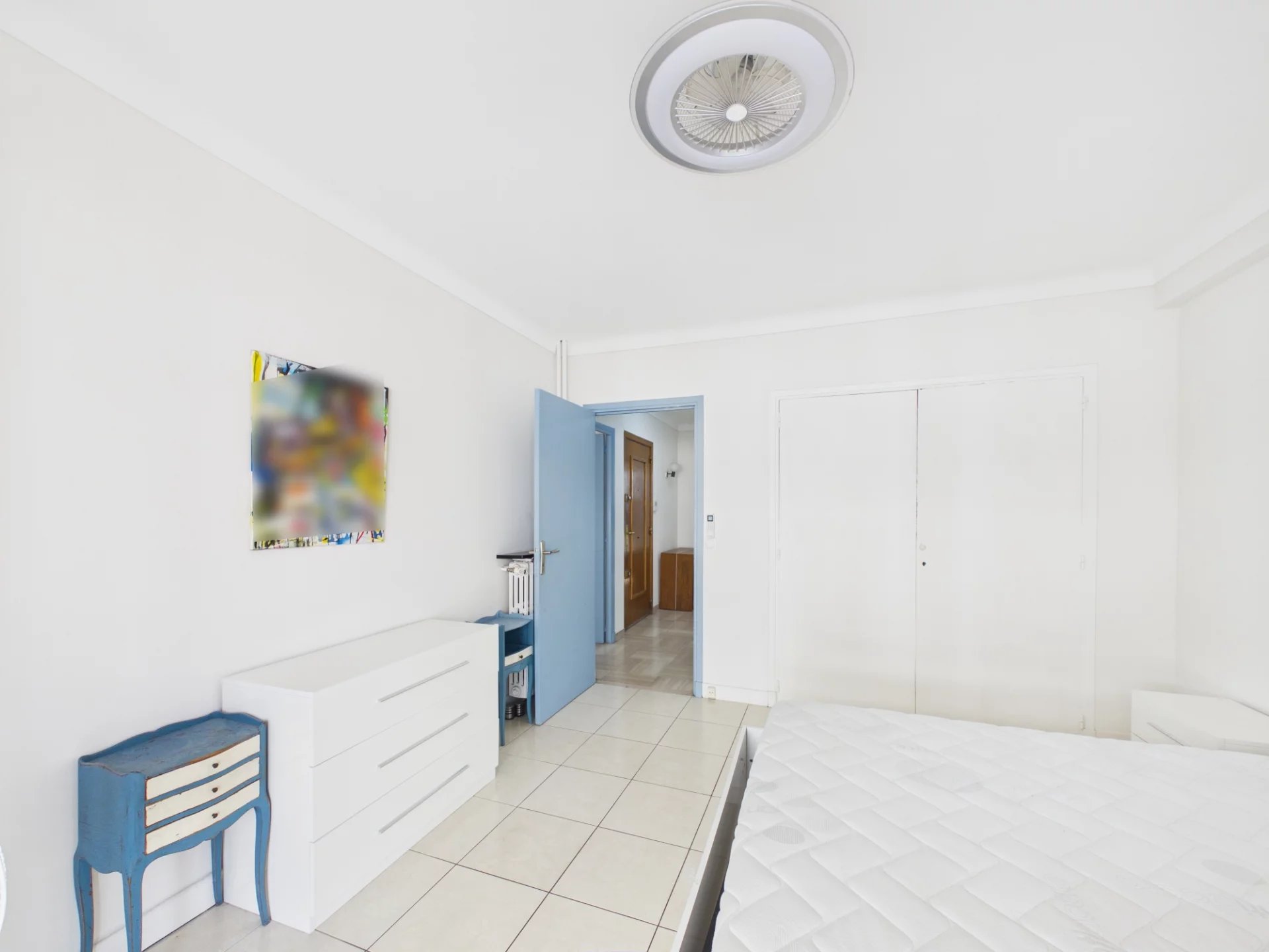 232367b76000b61d769afc7aaf6b4db5_a4662bfb63_1920-original.jpg 🏡 À VENDRE – Superbe 2 pièces traversant avec aperçu mer au cœur de Juan-les-Pins – Gare & plages à pied