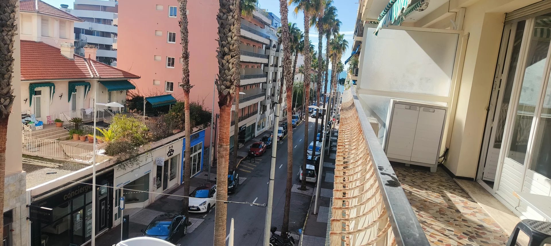 97b3b5516eb1eae8102bc9ff7ebd1de1_b4470fdbc7_1920-original.jpg ✨ À vendre – 2 pièces traversant – Centre Juan-les-Pins – Proche gare & plage