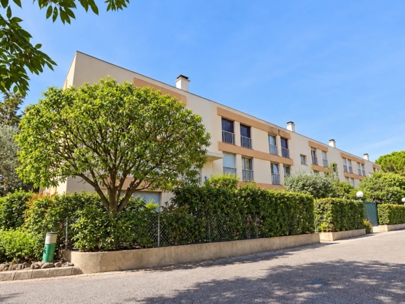 ANTIBES –5  pieces vente urgente.