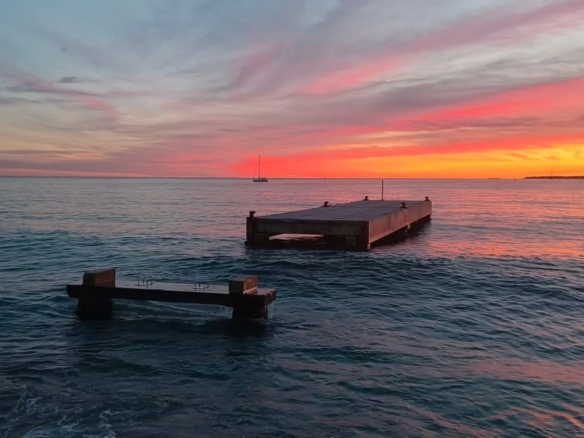 🏡 À VENDRE – Superbe 2 pièces traversant avec aperçu mer au cœur de Juan-les-Pins – Gare & plages à pied