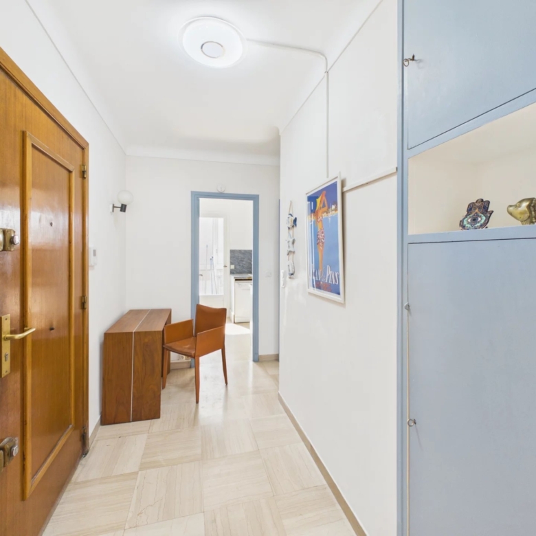 🏡 À VENDRE – Superbe 2 pièces traversant avec aperçu mer au cœur de Juan-les-Pins – Gare & plages à pied