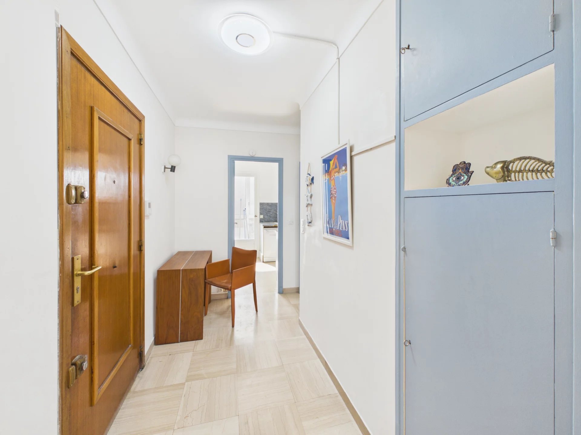 fa393862c0a2a5200faa0d62081431f7_8bc0c0e02b_1920-original.jpg 🏡 À VENDRE – Superbe 2 pièces traversant avec aperçu mer au cœur de Juan-les-Pins – Gare & plages à pied