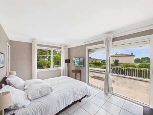 LOCATION MAISON MEUBLEE 5 PIECES 180M2