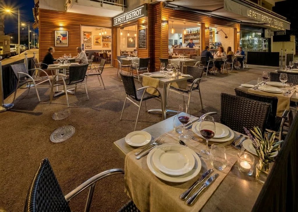 🚨 URGENT à saisir rapidement ! Local commercial avec terrasse – 79,80 m² – Cœur de Juan-les-Pins – Emplacement privilégié 📍 - Tanit Immobilier