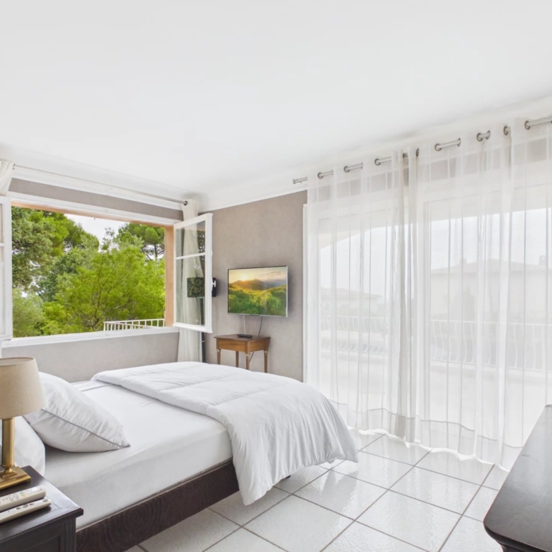 LOCATION MAISON MEUBLEE 5 PIECES 180M2