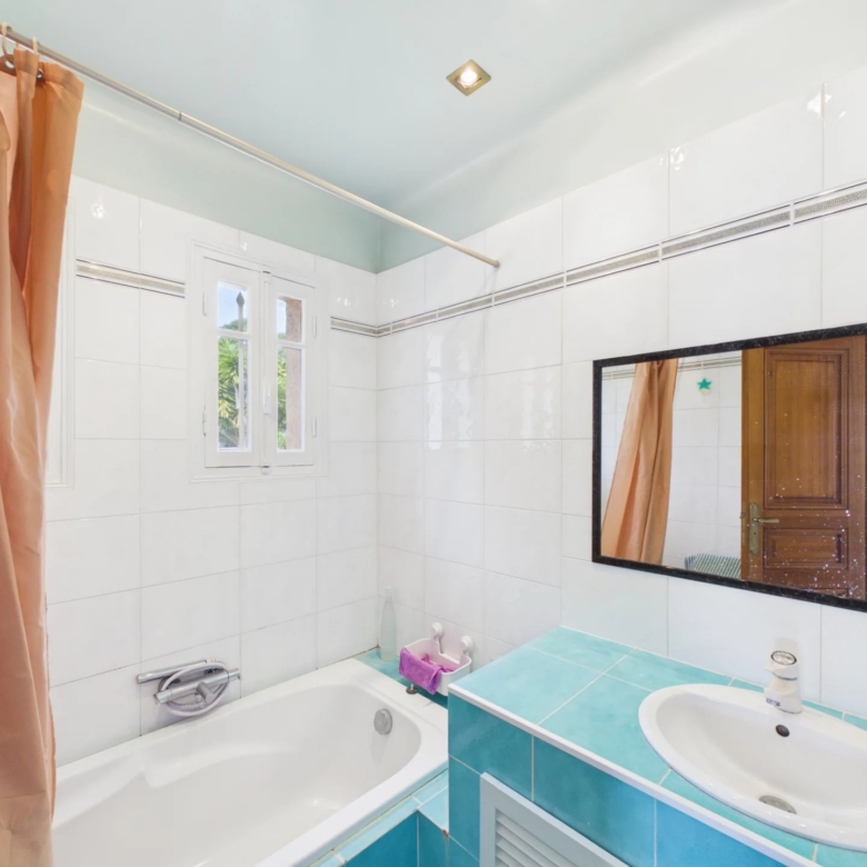 LOCATION MAISON MEUBLEE 5 PIECES 180M2
