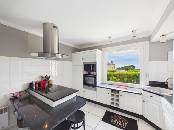 LOCATION MAISON MEUBLEE 5 PIECES 180M2