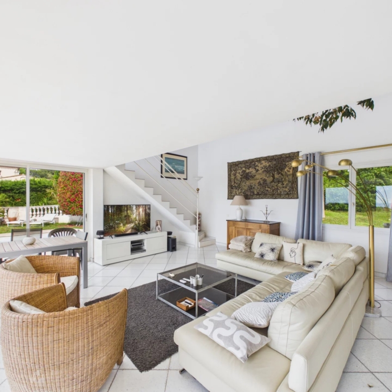 LOCATION MAISON MEUBLEE 5 PIECES 180M2