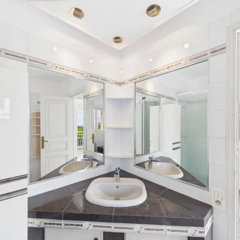 LOCATION MAISON MEUBLEE 5 PIECES 180M2
