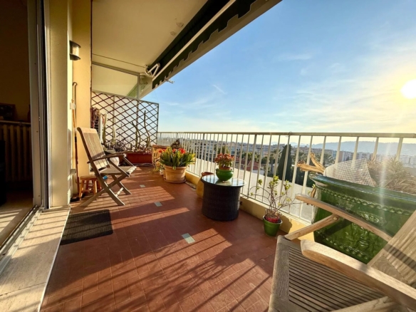 À vendre – Superbe 3 pièces de 78 m² en résidence recherchée - Tanit Immobilier