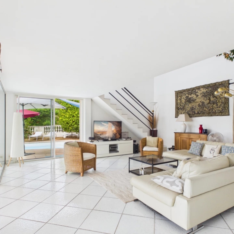 LOCATION MAISON MEUBLEE 5 PIECES 180M2