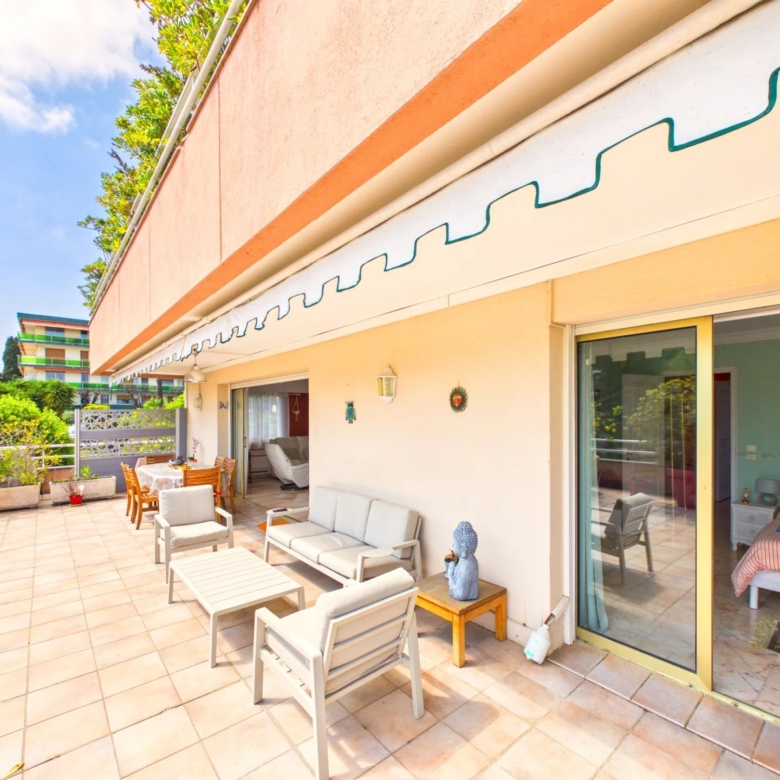 JUAN LES PINS ANTIBES Spacieux 4 pièces avec grande terrasse plein sud – Proche centre et plages