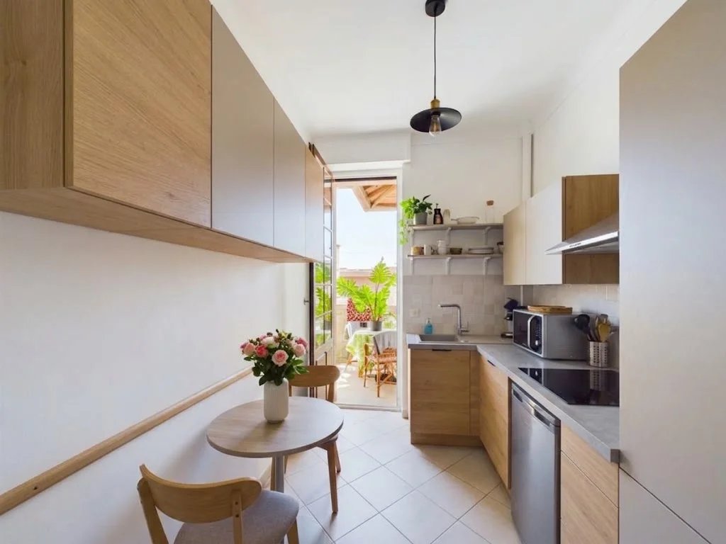 a5e3b87d9eee4bb512f18c2b0dca7f32_d7af32befd_1024-original.jpg Dernier étage & Emplacement Numéro 1 : Bel appartement bourgeois à fort potentiel !