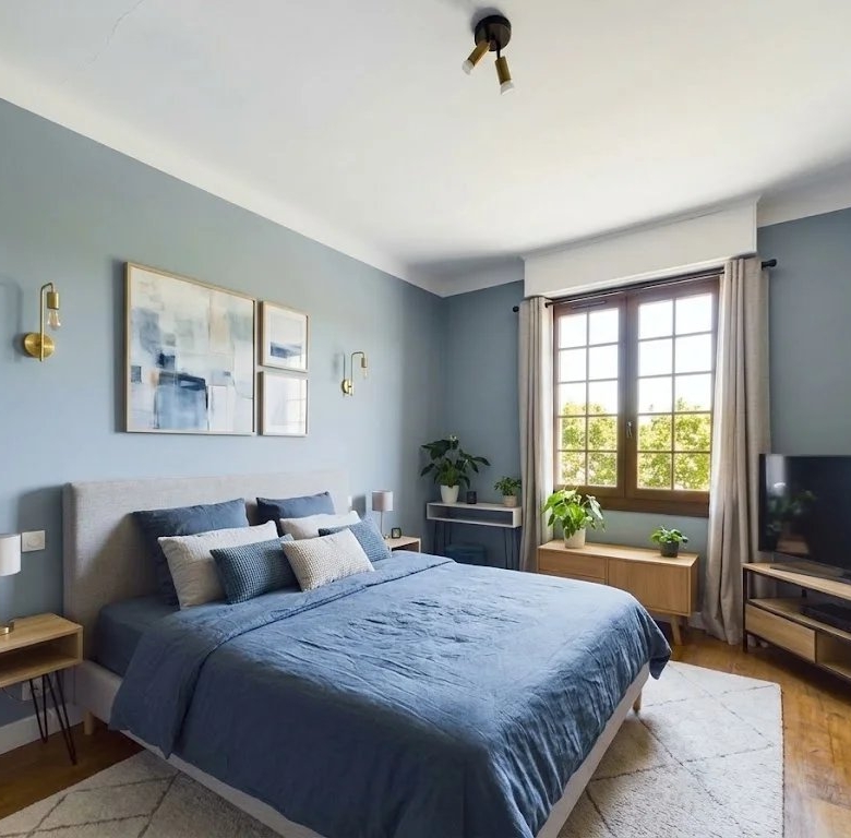 Dernier étage & Emplacement Numéro 1 : Bel appartement bourgeois à fort potentiel !