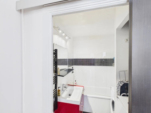 Studio 29 m² avec terrasse et fort potentiel